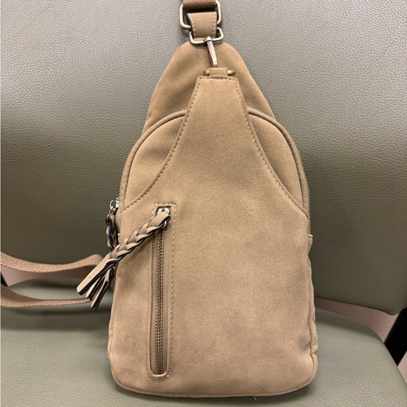 Jen & Co Handbags - Elegant Tan Women's Backpack